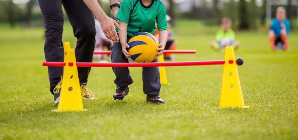 多特蒙德vs云达不莱梅：聚勒、萨比策首发